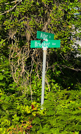 This street sign is right at the entrance to Twin Rocks Turnaround Park.